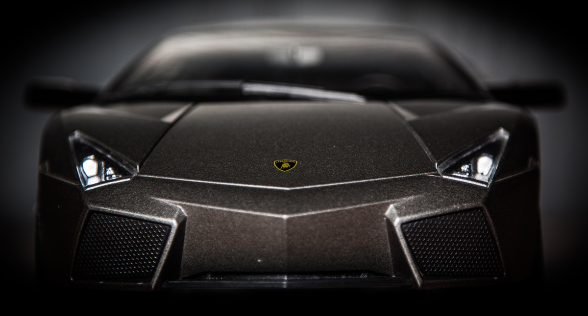 Гібриди принесли Lamborghini майже €900 млн за квартал