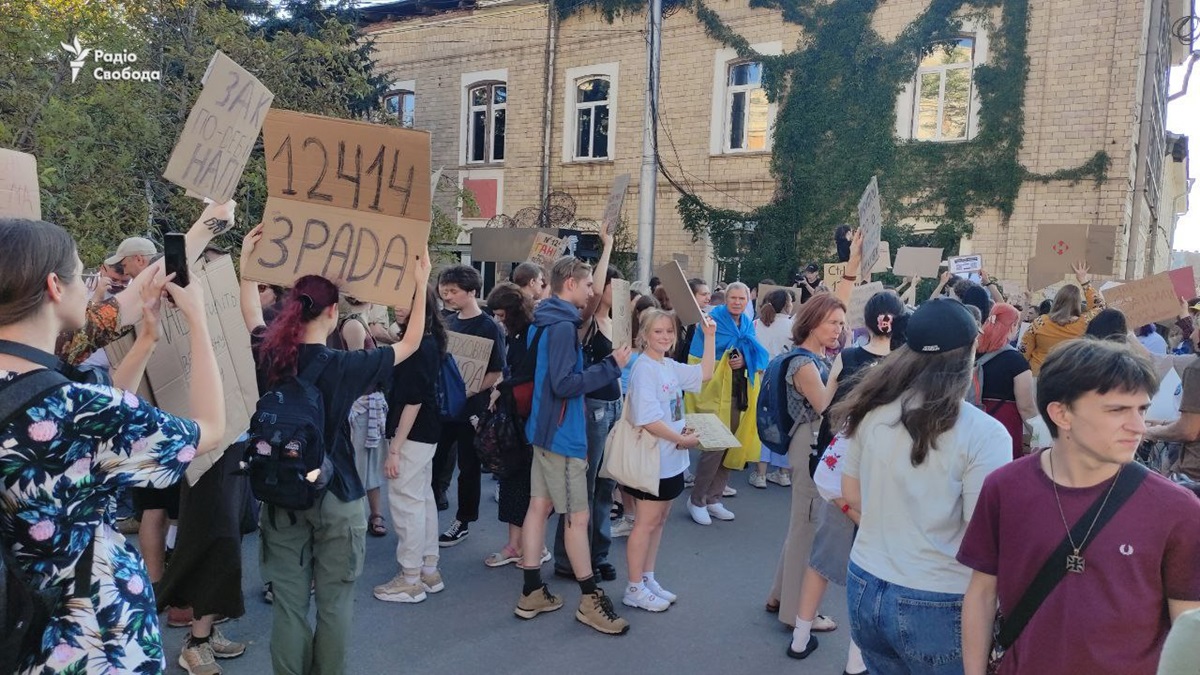 Акції протесту очікуються у 15-20 містах – глава МВС