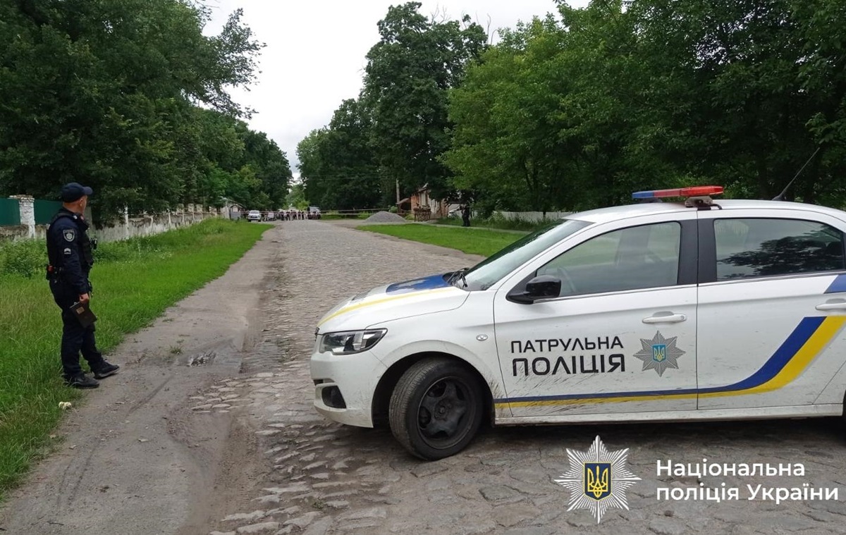 Підозрюваний у вбивстві застрелився під час перемовин з поліціє