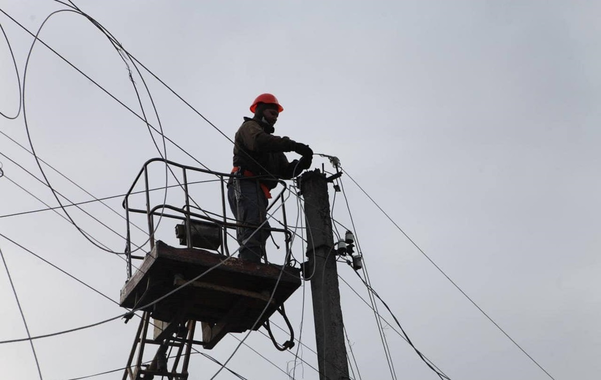 В Україні відключення світла у шести областях
