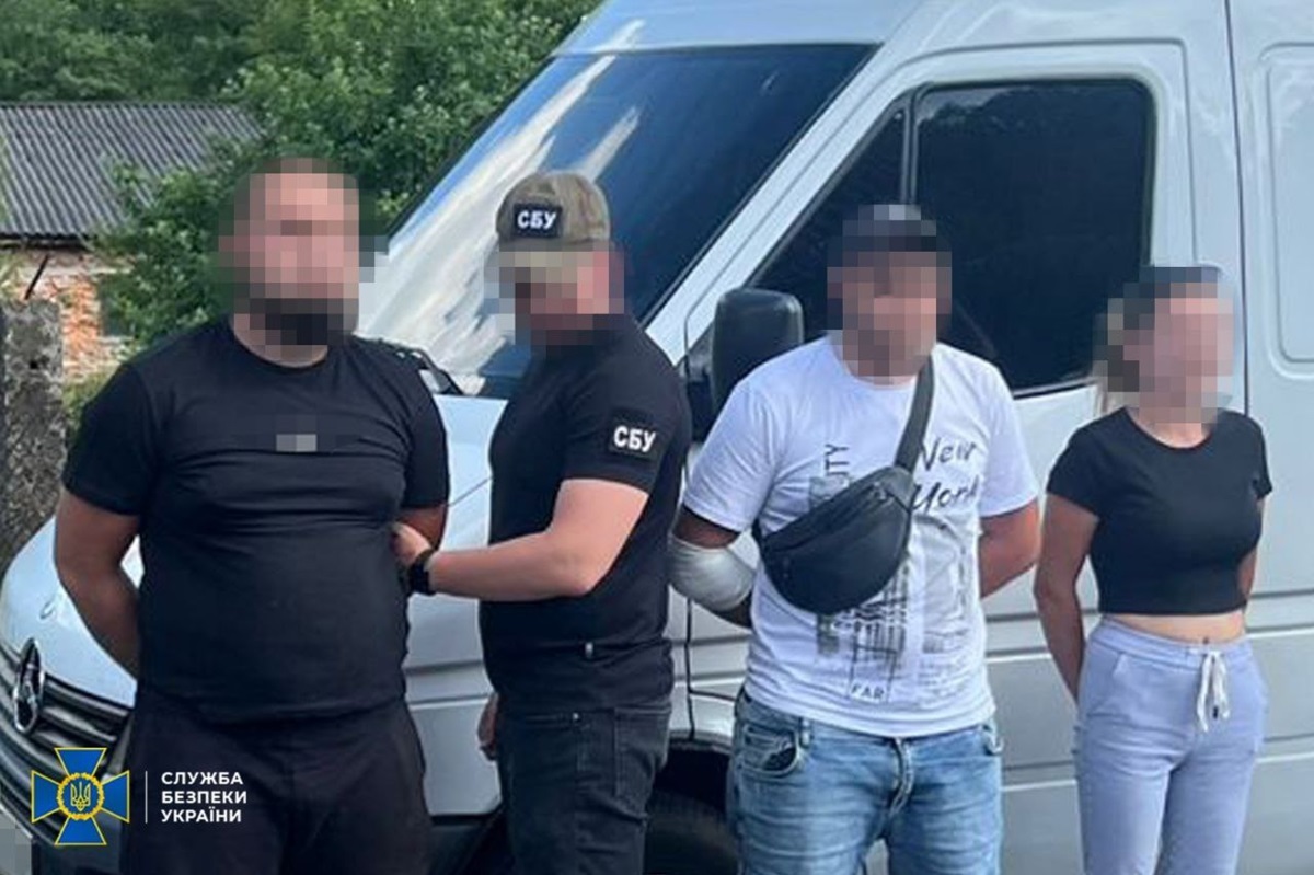 Затримано 14 організаторів схем для ухилянтів