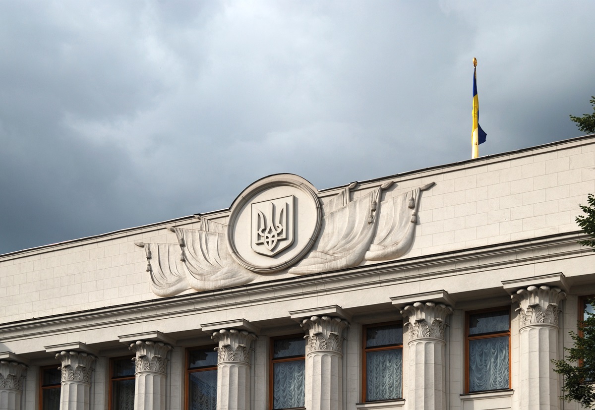 У Раді пропонують дозволити виїзд чоловікам до 25 років
