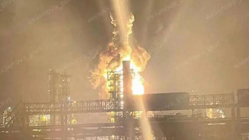 Новини світу - Атаки дронів порушили роботу НПЗ та нафтового порту в РФ - ЗМІ