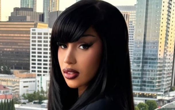 Cardi B чекає на четверту дитину