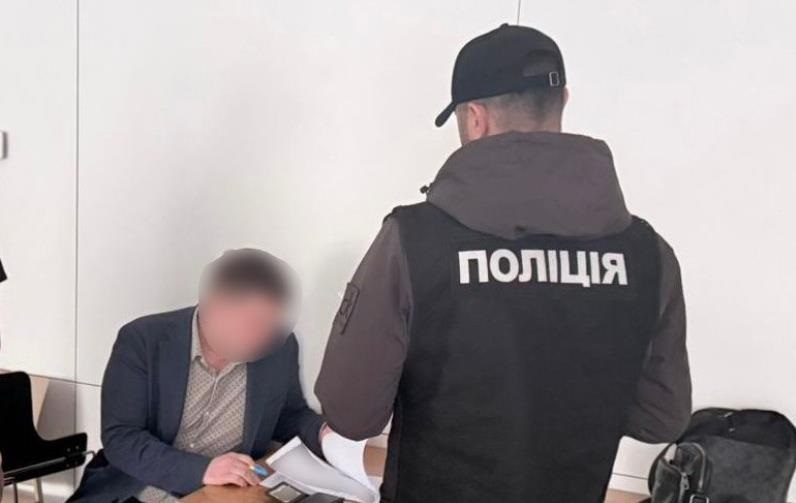 Чиновник КМДА підроблював документи про відрядження, аби виїхати за кордон