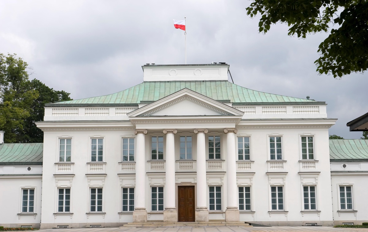 Дрон над будівлями уряду Польщі: знайдено причетних – українця і білоруску