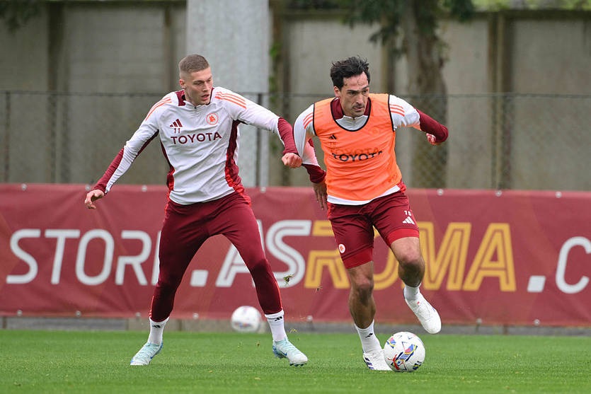 Друг Довбика привітав його з дебютним голом сезону