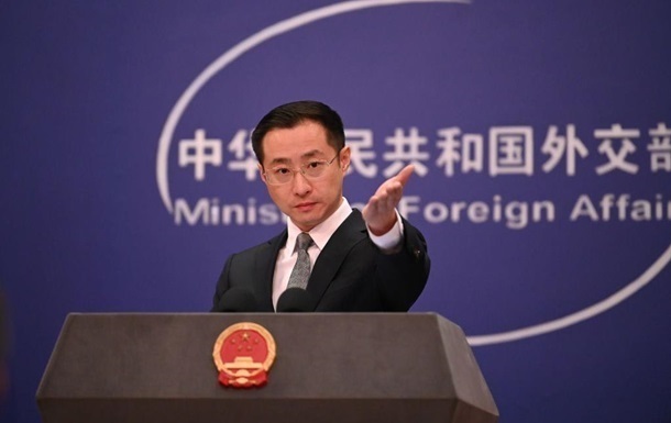 Новини світу - Китай закликає інші країни не втручатися у його торгівельні відносити з РФ