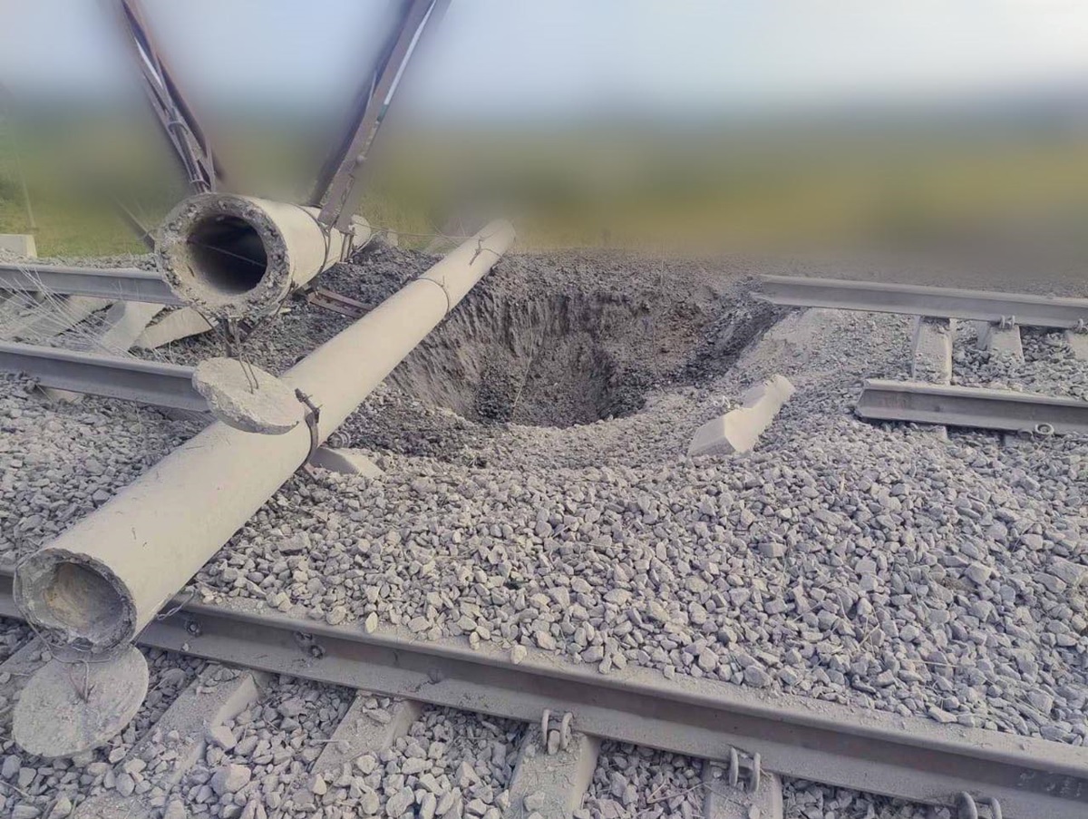 Комплексна атака на залізницю: як відновлюють рух