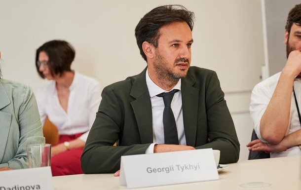 МЗС: Україна блокує пропаганду, а Угорщина – журналістику