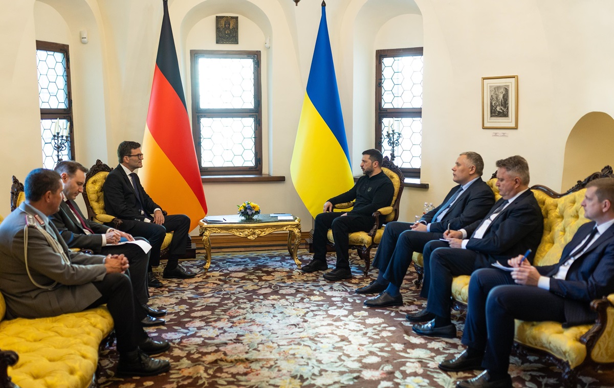 Нові посли трьох країн почали роботу в Україні