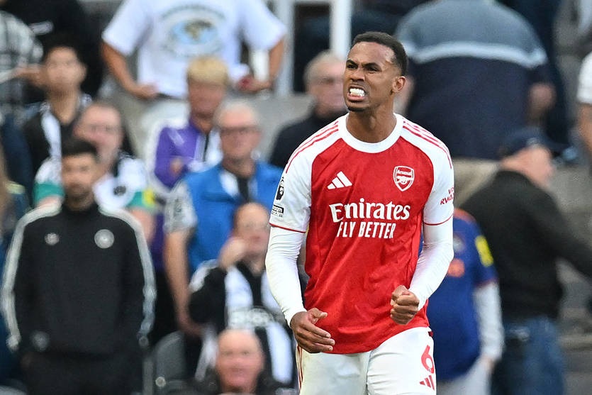 Новини спорту - Ньюкасл губить нічию в матчі з Арсеналом, який грає по накатаній