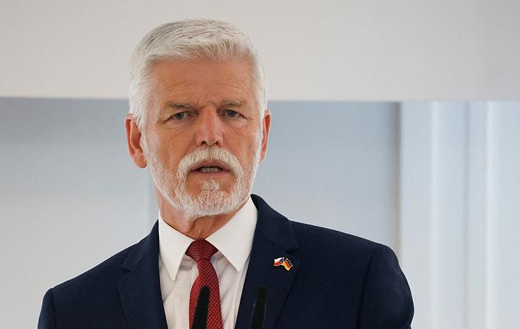 Президент Чехії закликав НАТО збивати літаки РФ