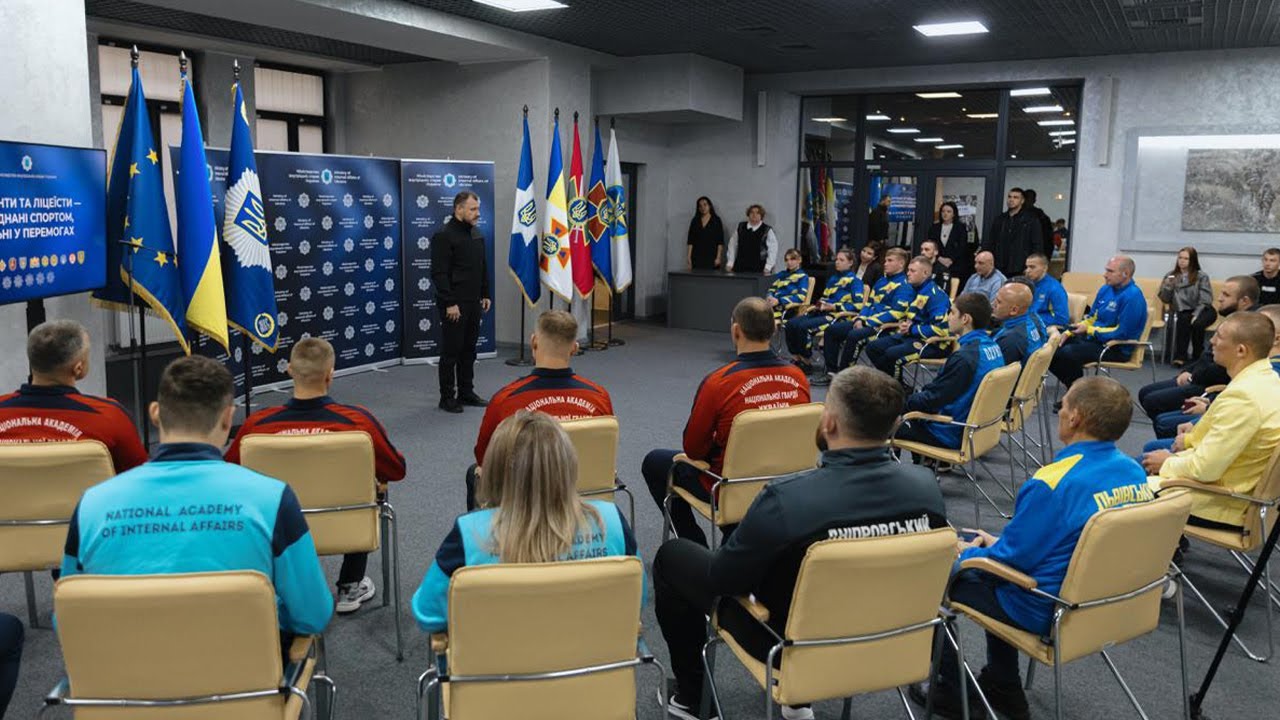 Ігор Клименко зустрівся із курсантами та ліцеїстами системи МВС – переможцями міжнародних змагань
