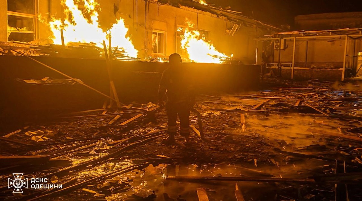 Росіяни зруйнували цех винного заводу на Одещині