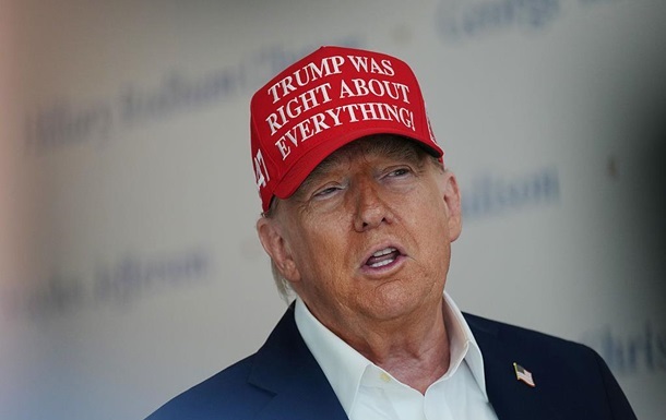 Трамп висловився за позбавлення ліцензій телеканалів, які його критикують