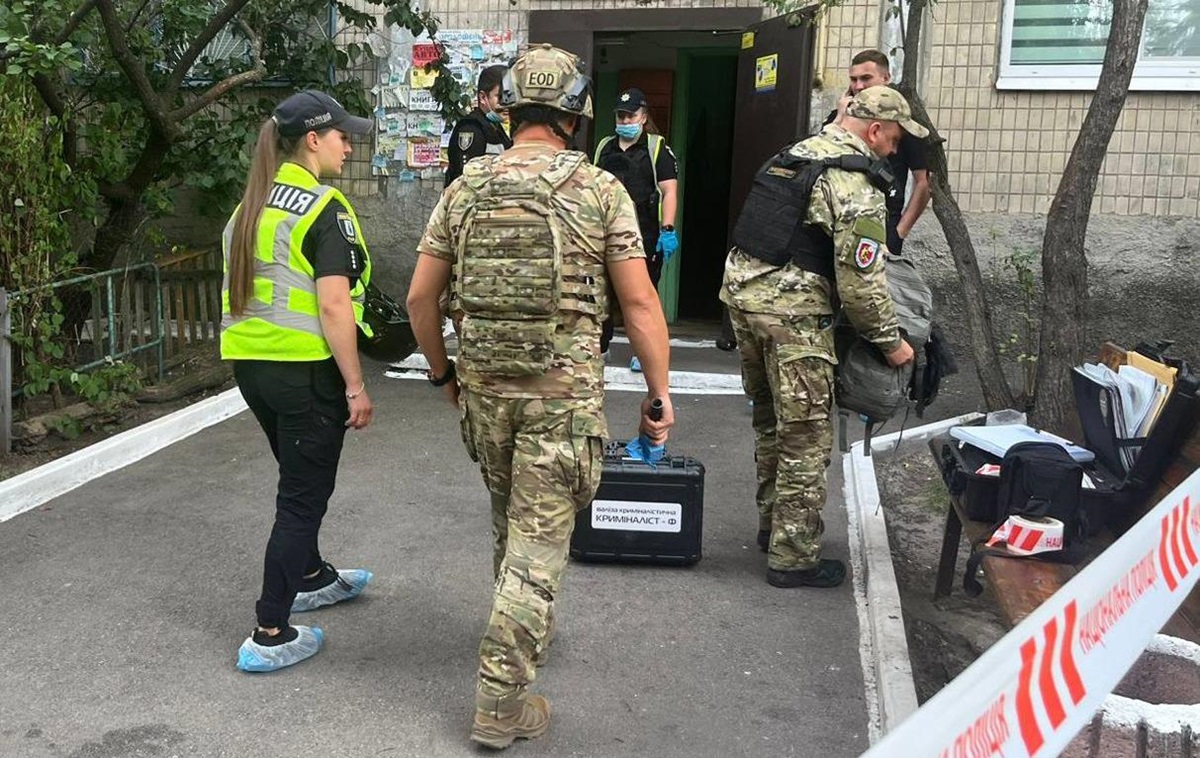 У Києві стався вибух гранати в квартирі, є загиблі