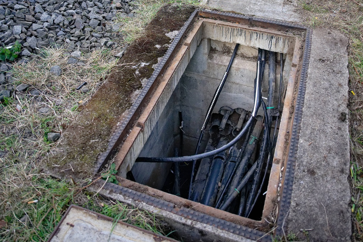 У Німеччині паралізували залізницю, перерізавши кабелі