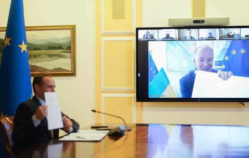 Україна та ЄС продовжили “транспортний безвіз”