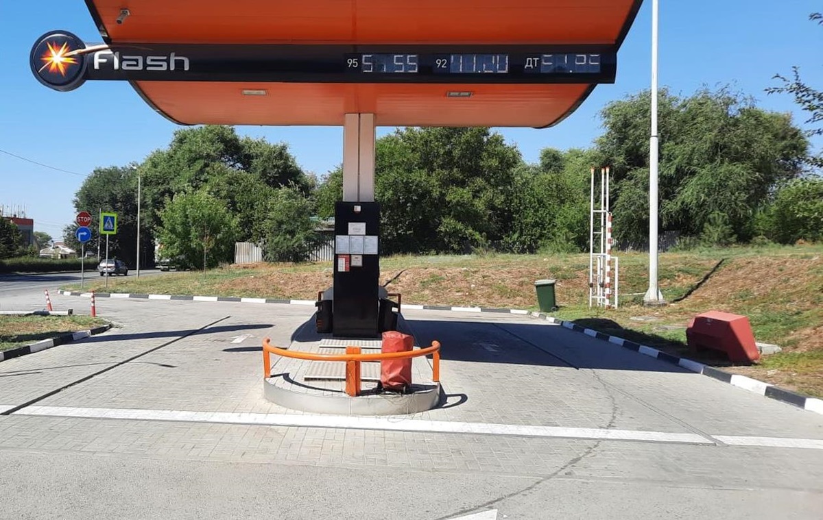 В Росії масово закриваються заправки через “форс-мажори” на НПЗ – ЗМІ