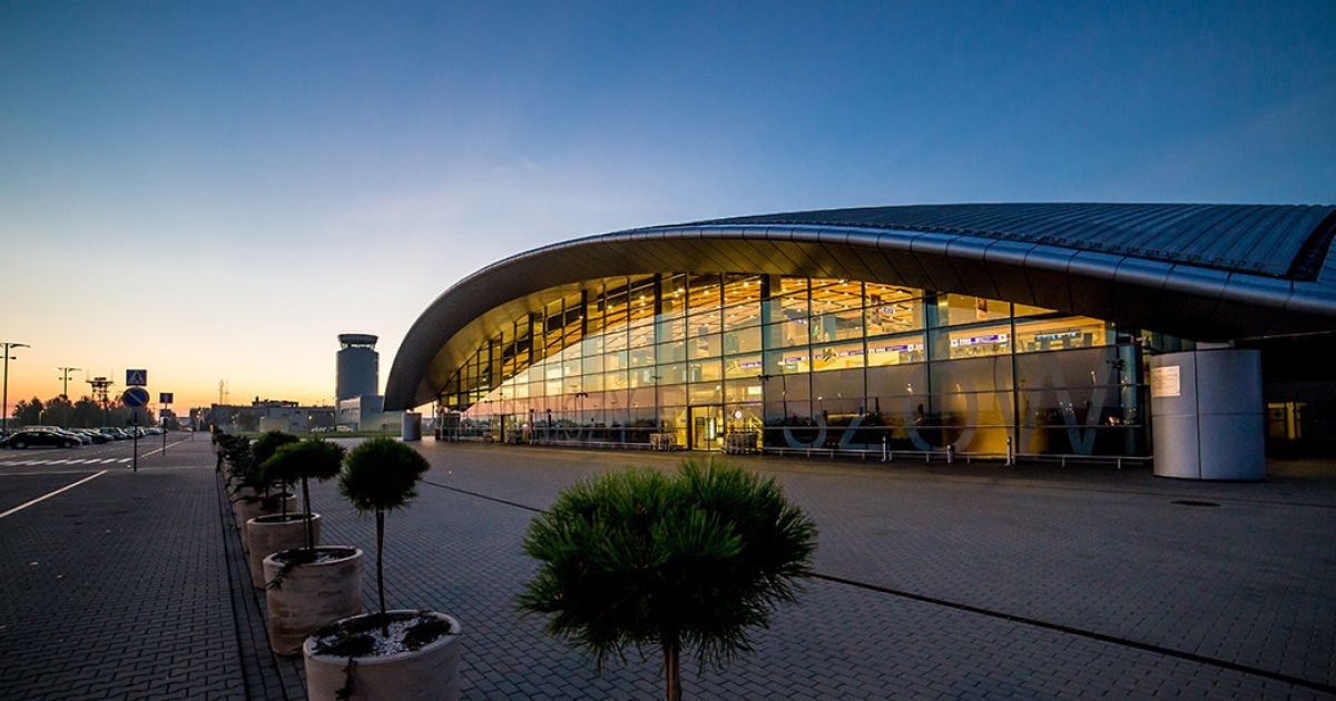 Варшава, Люблін, Жешув: Повітряний простір закрито