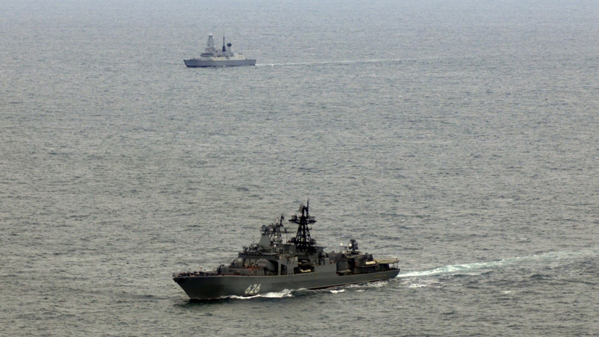 Британія перехопила російський військовий корабель у своїх водах