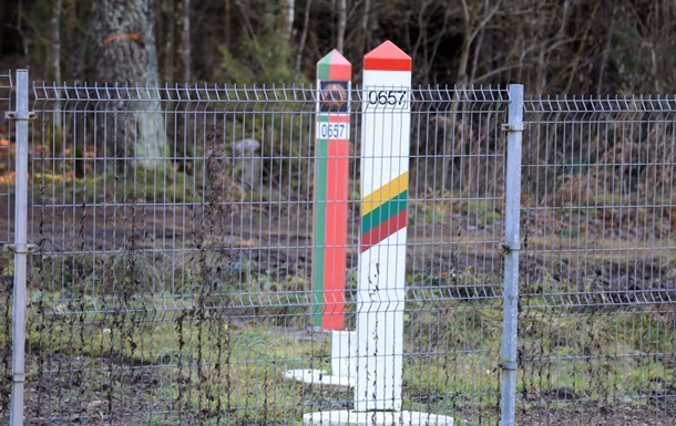 Через гелієві кулі: Литва закрила кордон з Білорусю та два аеропорти