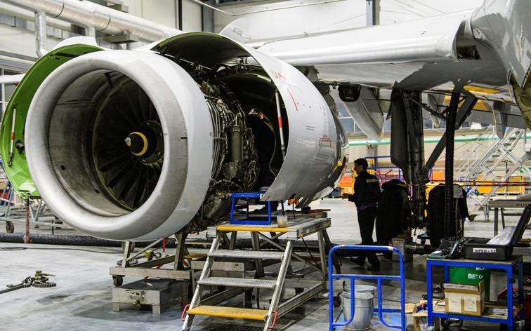 Канібалізм знищує російську цивільну авіацію