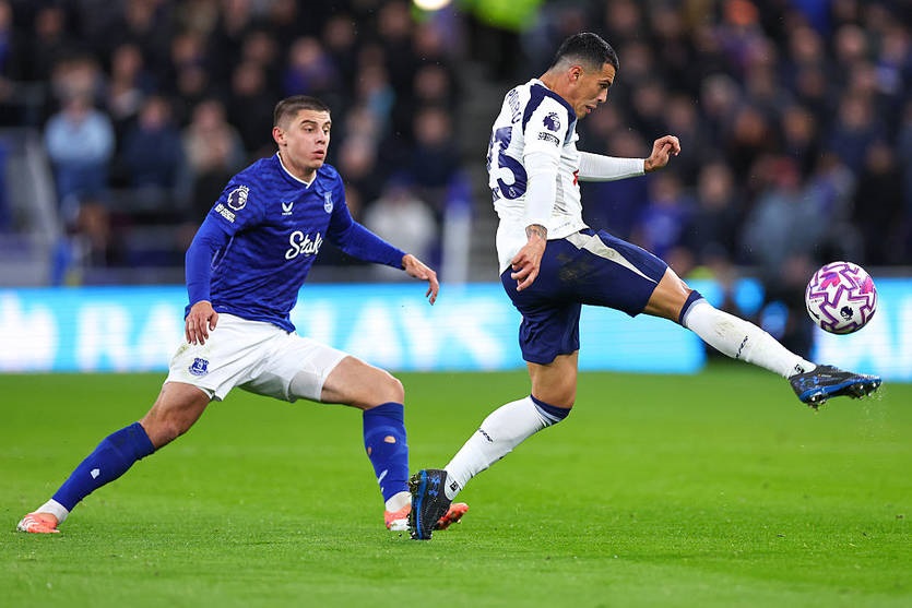 Новини спорту - Миколенко захищав, але Евертон програв Тоттенгему 0:3