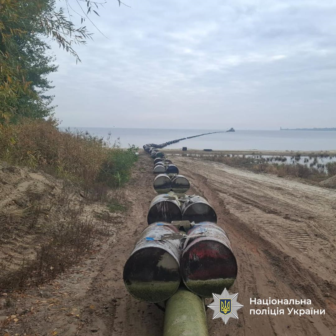 На Кременчуцькому водосховищі викрили незаконний намив піску