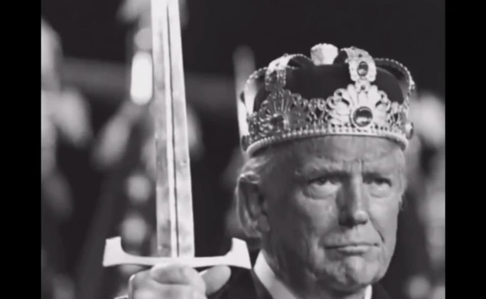 На тлі протестів у США Венс опублікував відео з Трампом в образі короля