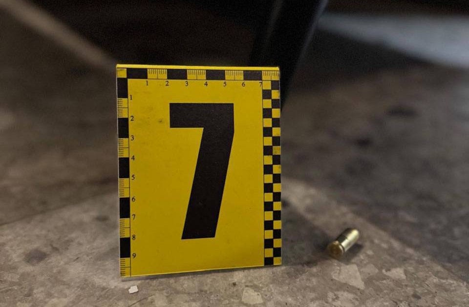 Поліція затримала чоловіка, що вчинив стрілянину у барі на Печерську