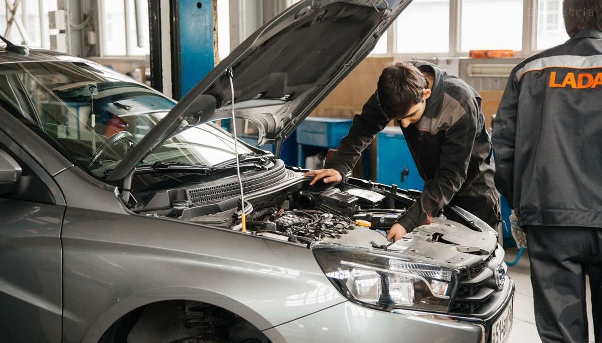 Російський автогігант програє ринок китайським брендам – СЗРУ