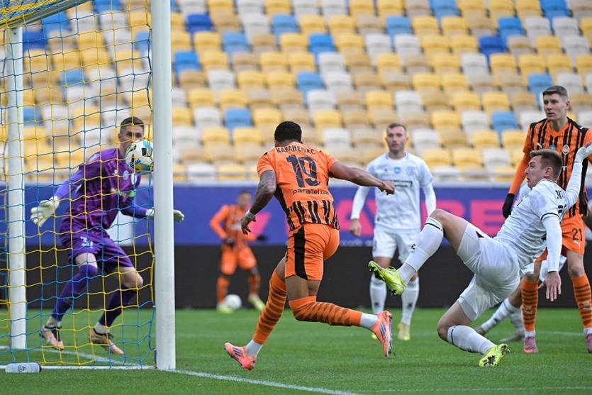 Шахтар забиває чотири сухі м’ячі Кудрівці