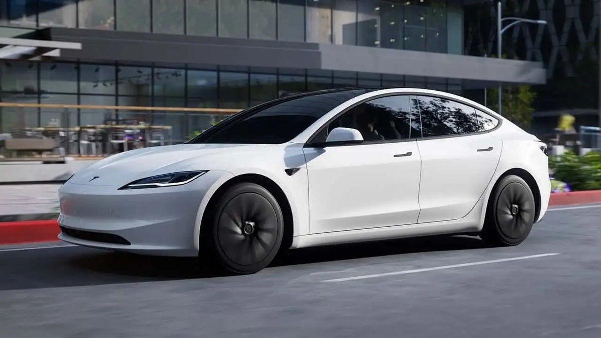 Tesla представила дві дешеві версії власних авто