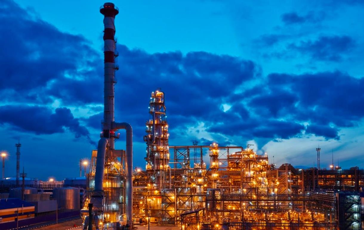 У НПЗ в Тюмені поцілили два дрони, є пошкодження – соцмережі