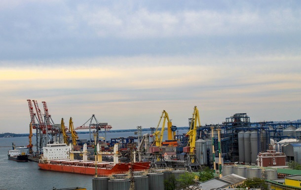 Українські порти встановили новий рекорд контейнерообігу