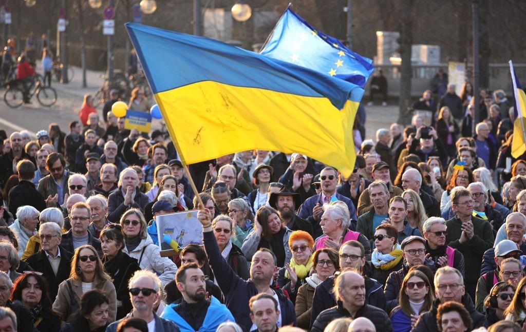 Українці визначилися, чи справді уряд бореться з корупцією