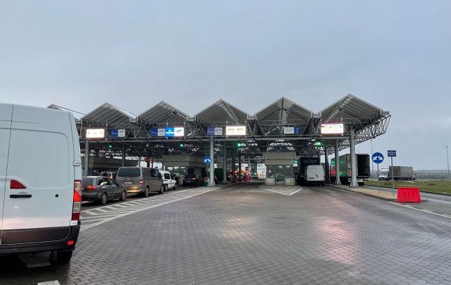 Українців попередили про ускладнення руху на кордоні з Польщею