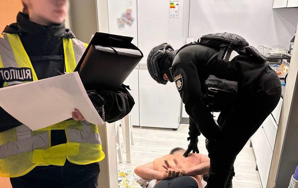 В Києві чоловік влаштував стрілянину про перехожих