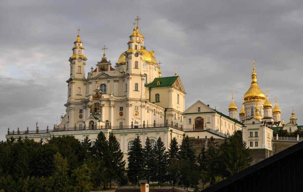 В Почаївській лаврі проводять обшуки