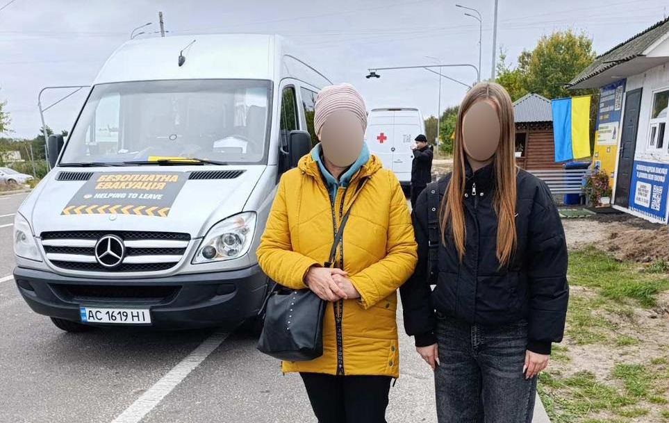 В Україну з окупації вдалося повернути дві сім’ї з дітьми