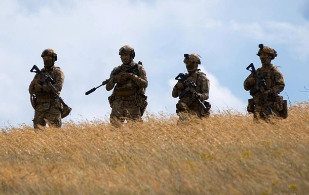 Зеленський пропонує Раді продовжити воєнний стан