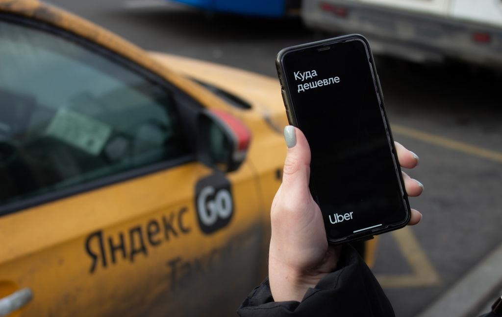 Apple перекриє “сірі” поставки iPhone з Індії в Росію