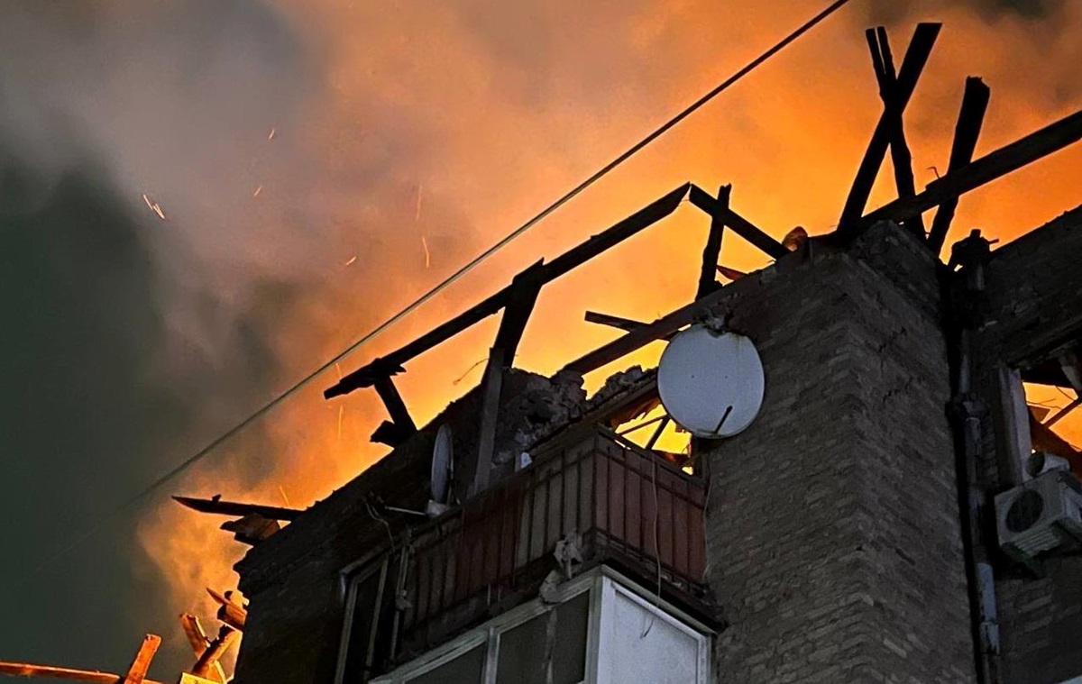 Атака РФ на Кам’янське: з’явились фото наслідків