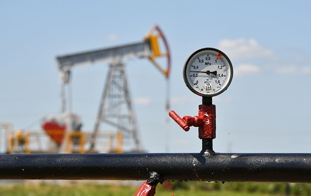 Доходи Росії від продажу нафти падають другий місяць поспіль