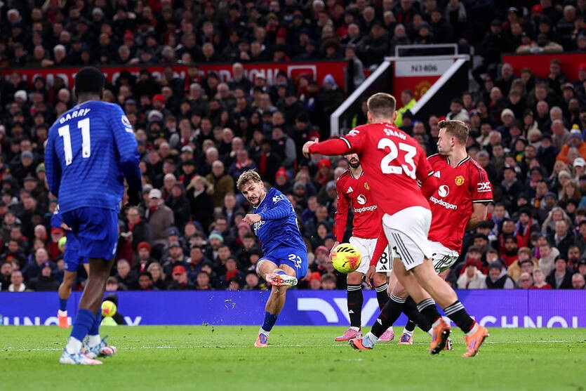 Евертон сенсаційно обіграв МЮ після божевільного вилучення