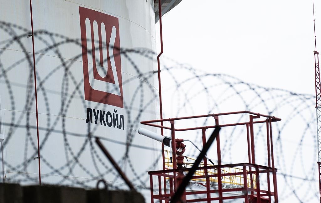 Ірак заблокував усі платежі за нафту Лукойлу – ЗМІ