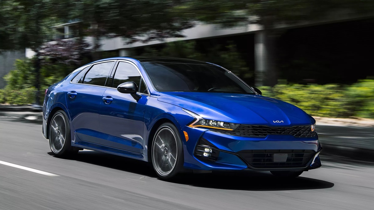 Kia відкликає 250 тисяч K5 через ризик займання паливного бака