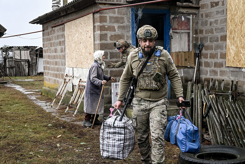 Оголошено обов’язкову евакуацію дітей на Дніпропетровщині та Запоріжжі
